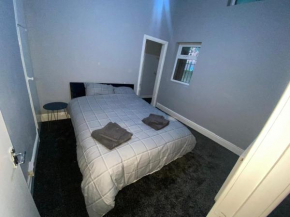 Lovely 1- Bedroom Flat With Free Parking